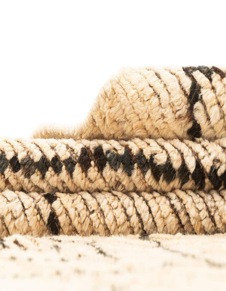 Detail image of  5' 7 x 7' 7 Beni Marok Rug