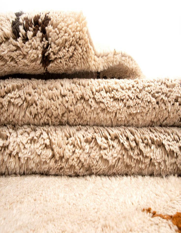 Detail image of 7' x 9' 10 Berber Wool Rug