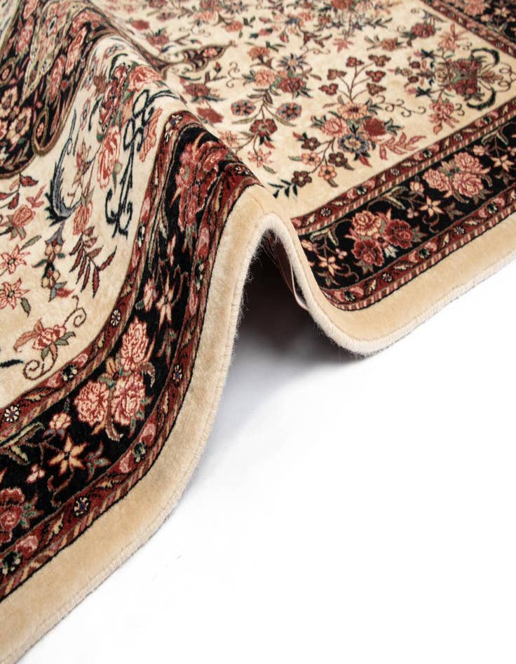 Detail image of  3' 8 x 5' 11 Bidjar Wool Rug