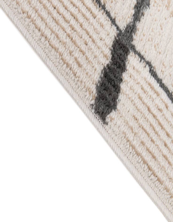 Detail image of 5' 2 x 7' 5 Caspian Rug