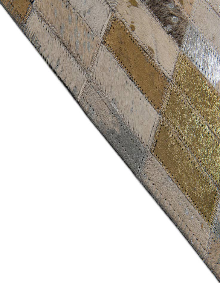 Detail image of  4' 10 x 8' 2 Cowhide Stocks Rug