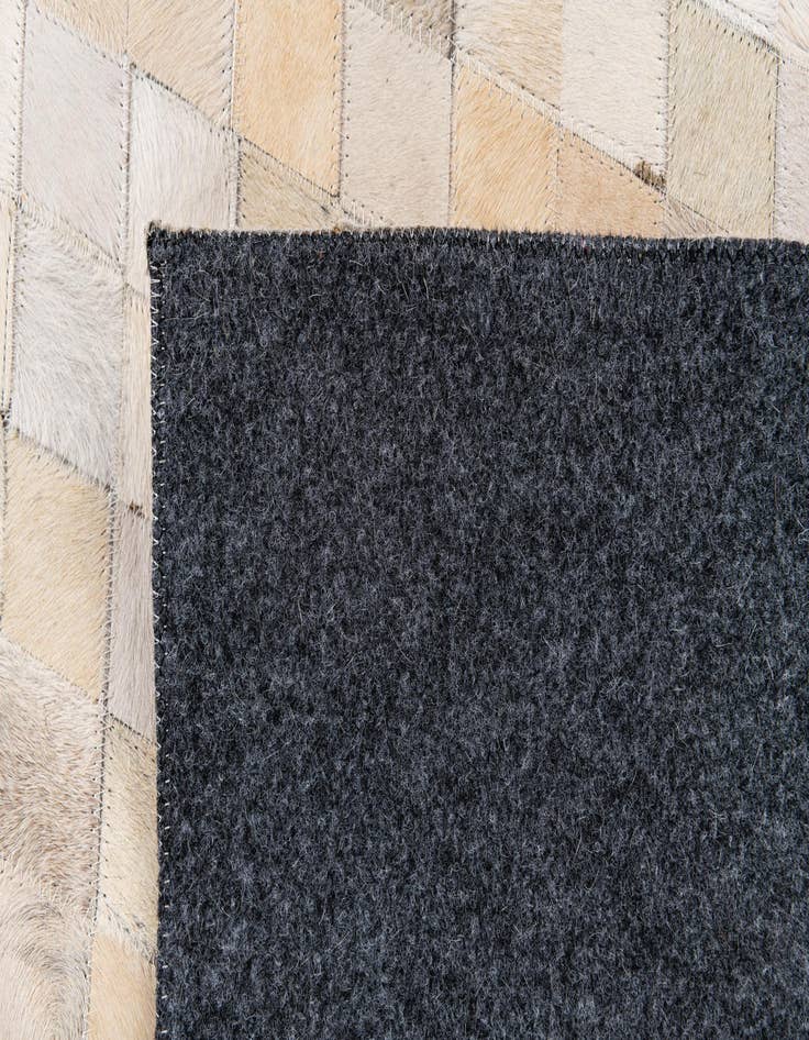 Detail image of  6' x 9' 1 Cowhide Stocks Rug