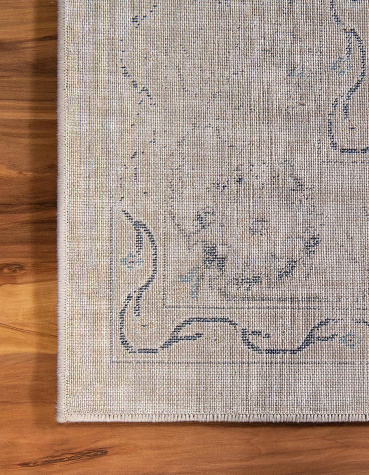 Detail image of  6' x 9' Dahlia Rug