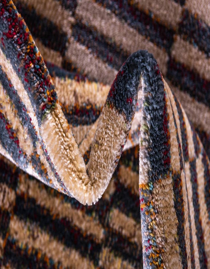 Detail image of  5' 5 x 8' Dakota Rug