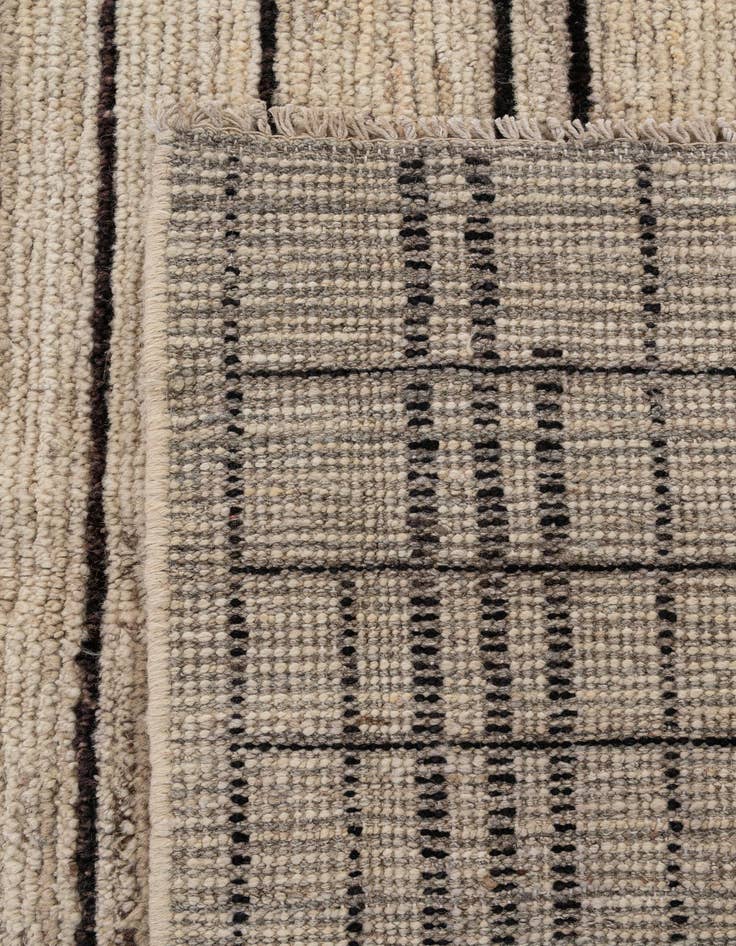 Detail image of  8' 3 x 9' 10  Hand Knotted Darya Wool Rug