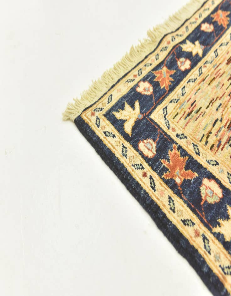 Detail image of  5' 6 x 7' 9  Hand Knotted Darya Rug