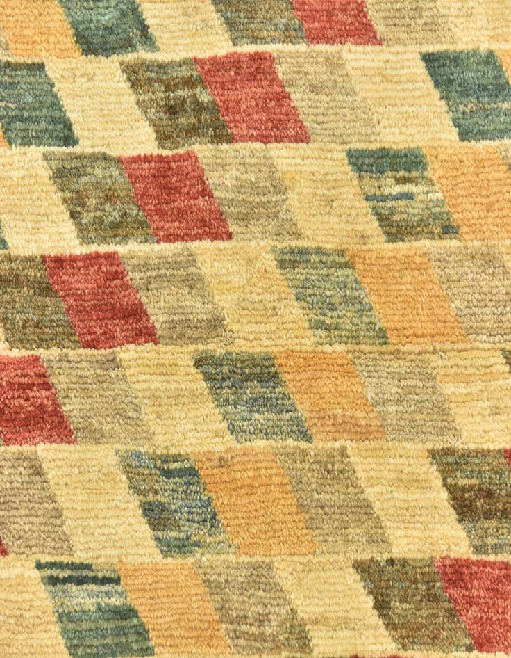 Detail image of  4' 1 x 5' 9  Hand Knotted Darya Oriental Rug