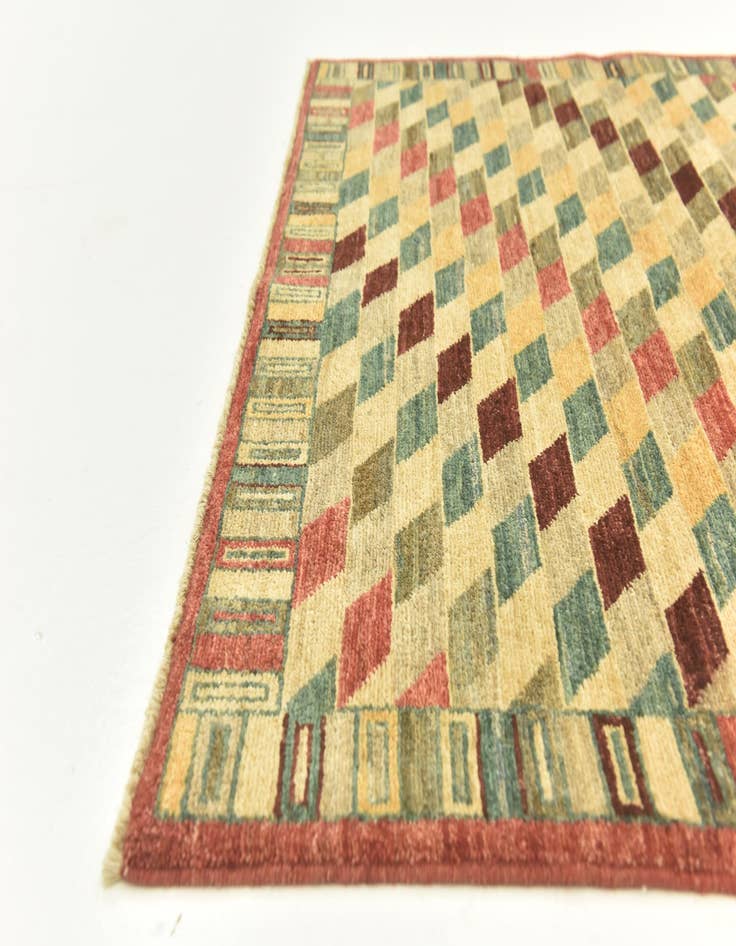 Detail image of  4' 1 x 5' 9  Hand Knotted Darya Oriental Rug