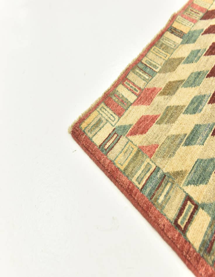 Detail image of  4' 1 x 5' 9  Hand Knotted Darya Oriental Rug