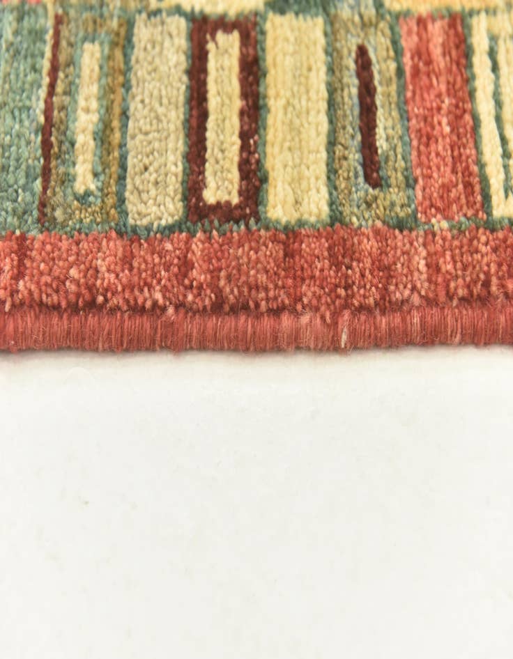 Detail image of  4' 1 x 5' 9  Hand Knotted Darya Oriental Rug