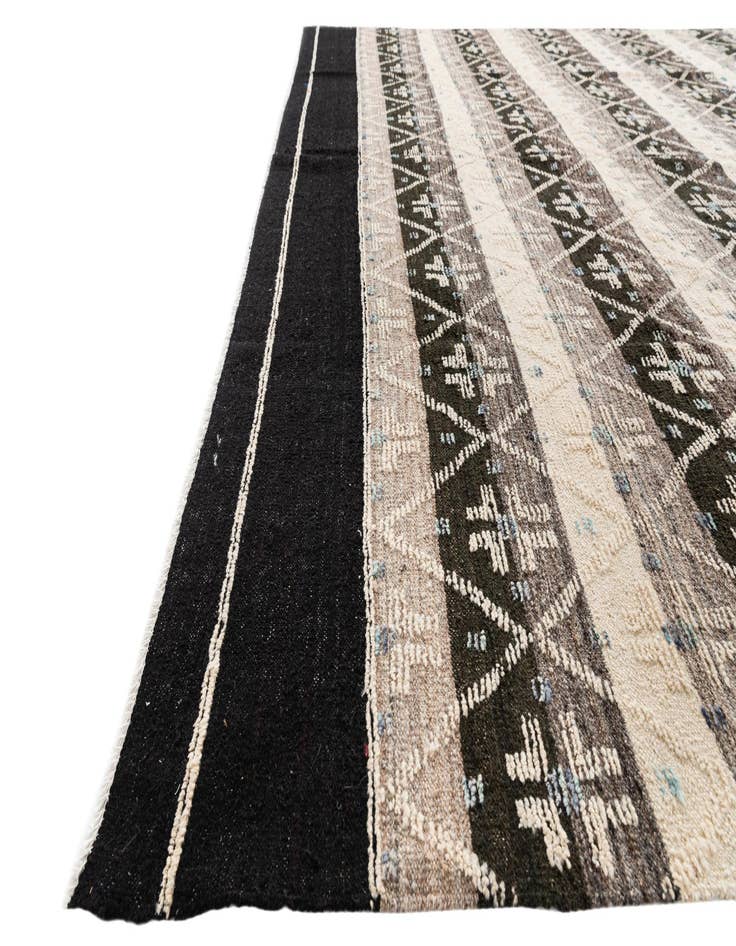 Detail image of  10' 4 x 14' 4  Hand Knotted Darya Wool Rug