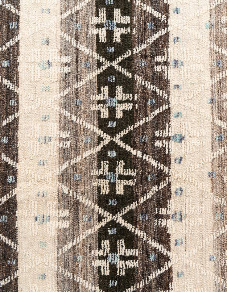 Detail image of  10' 4 x 14' 4  Hand Knotted Darya Wool Rug
