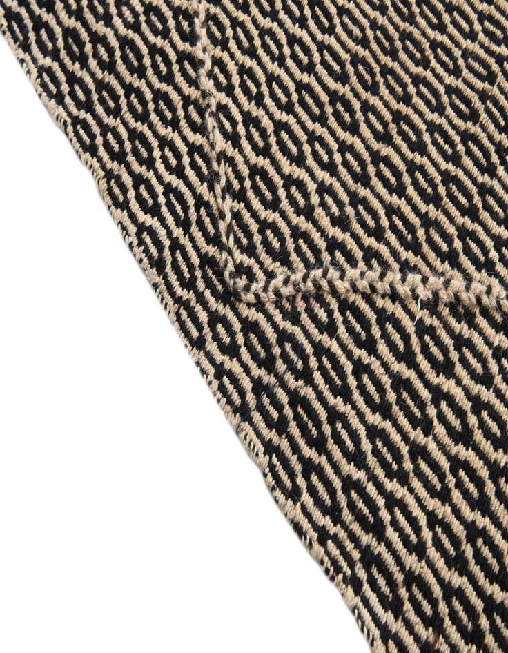 Detail image of  5' x 6' 11  Hand Knotted Darya Wool Rug