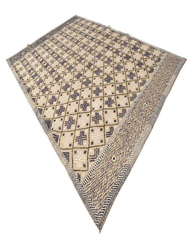 Detail image of  9' 9 x 14' 6  Hand Knotted Darya Wool Rug