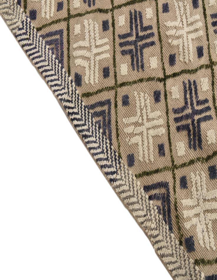 Detail image of  9' 9 x 14' 6  Hand Knotted Darya Wool Rug