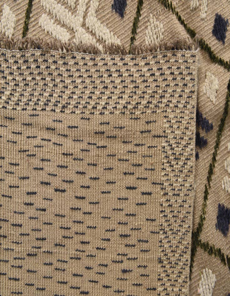 Detail image of  9' 9 x 14' 6  Hand Knotted Darya Wool Rug