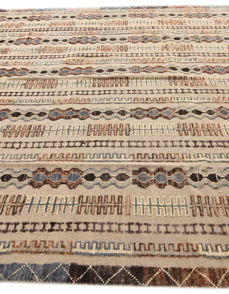 Detail image of  9' 5 x 12' 1  Hand Knotted Darya Wool Rug