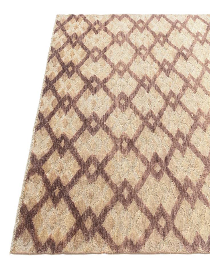 Detail image of  4' 2 x 5' 8  Hand Knotted Darya Wool Rug