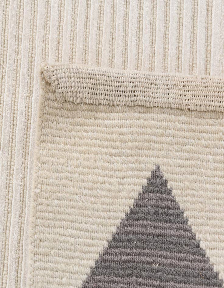 Detail image of  8' 1 x 9' 11  Hand Knotted Darya Wool Rug