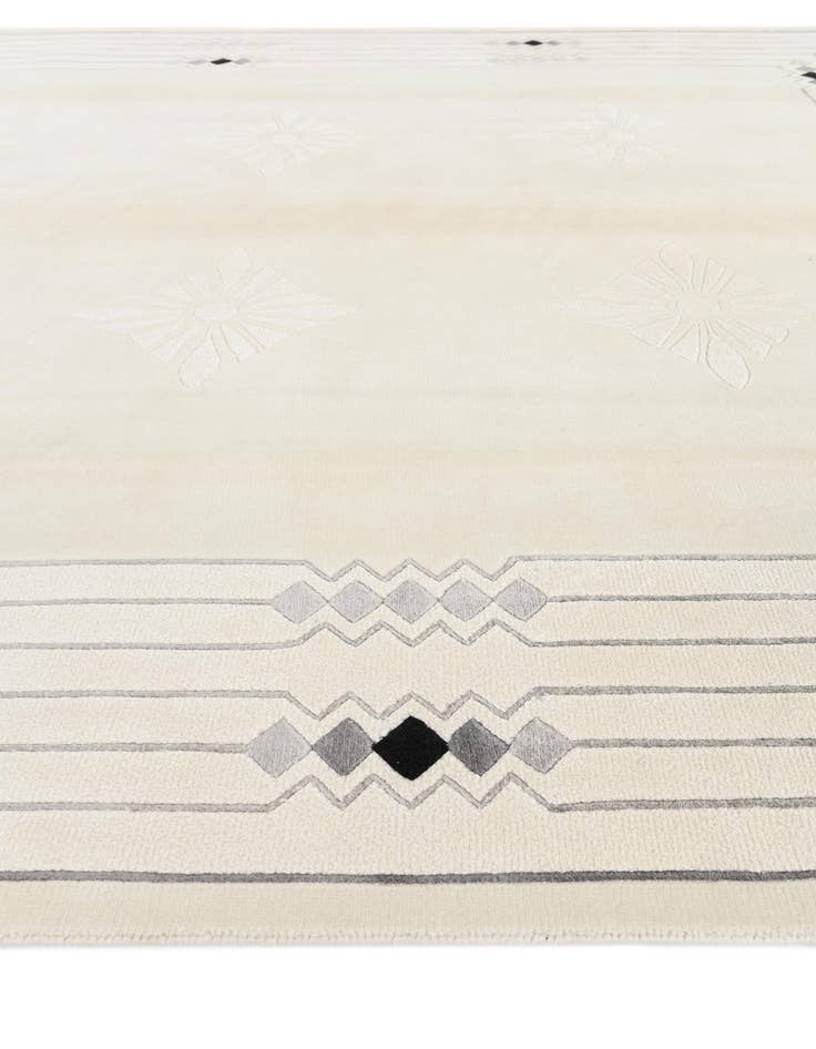 Detail image of  7' 10 x 9' 11  Hand Knotted Darya Wool Rug