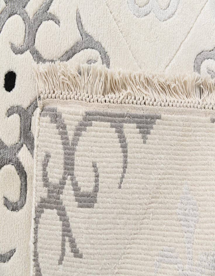 Detail image of  8' 1 x 11' 3  Hand Knotted Darya Wool Rug