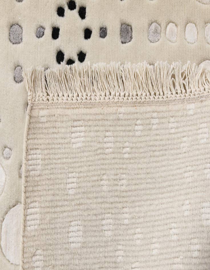 Detail image of  8' 2 x 11' 5  Hand Knotted Darya Wool Rug