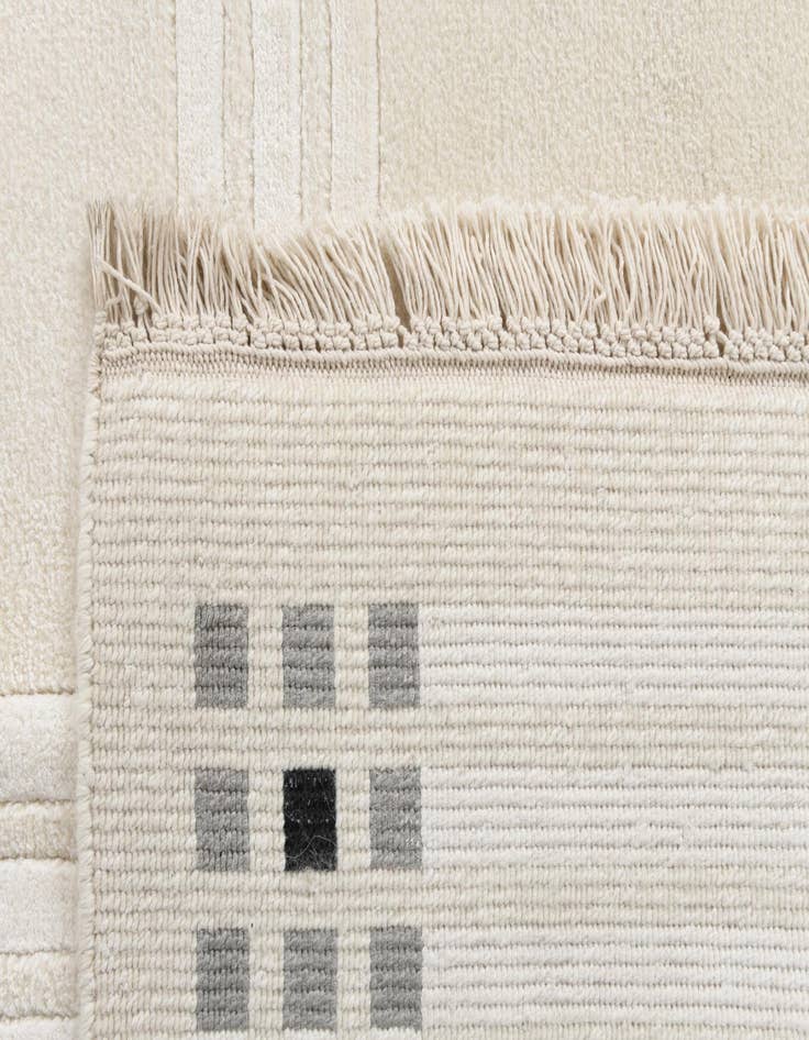 Detail image of  8' 1 x 11' 3  Hand Knotted Darya Wool Rug