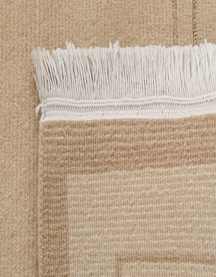 Detail image of  6' 6 x 9' 9  Hand Knotted Darya Wool Rug