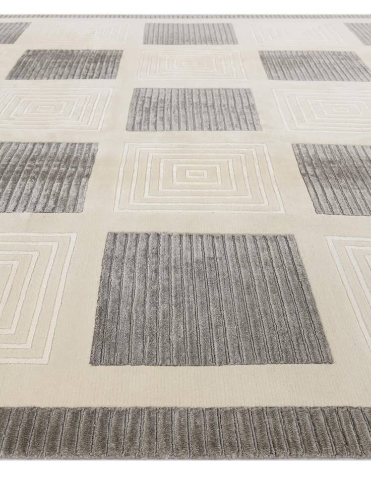 Detail image of  6' 6 x 9' 4  Hand Knotted Darya Wool Rug