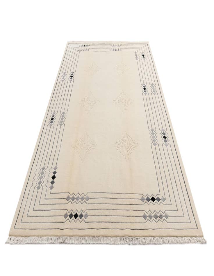 Detail image of  6' 6 x 9' 11  Hand Knotted Darya Wool Rug