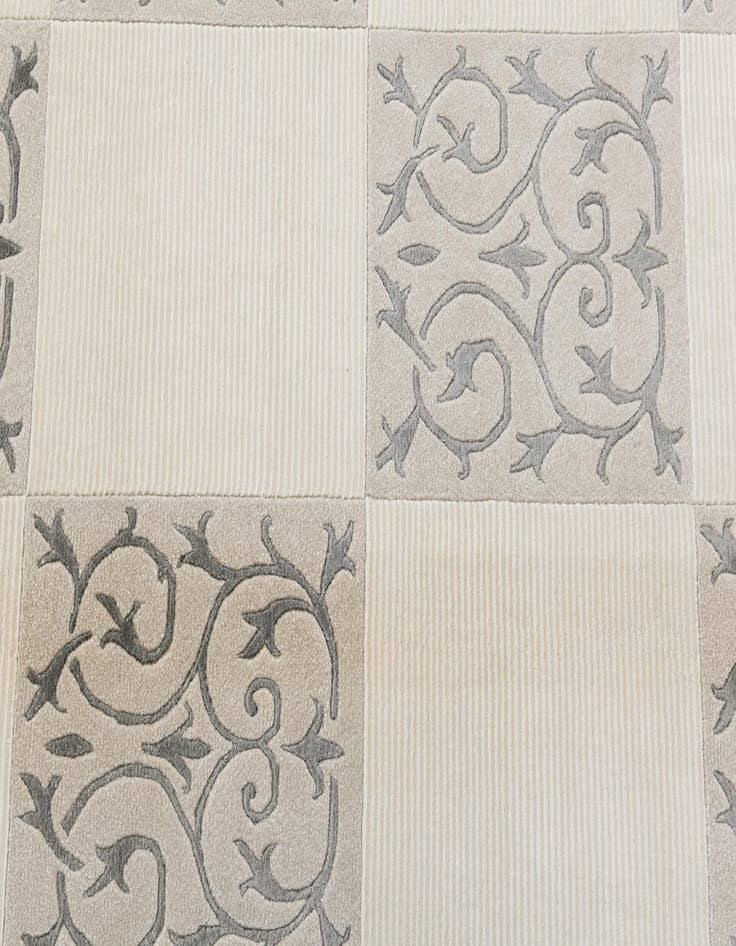 Detail image of  6' 6 x 9' 11  Hand Knotted Darya Wool Rug