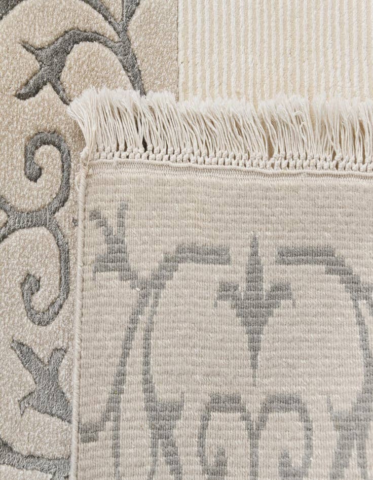 Detail image of  6' 6 x 9' 11  Hand Knotted Darya Wool Rug