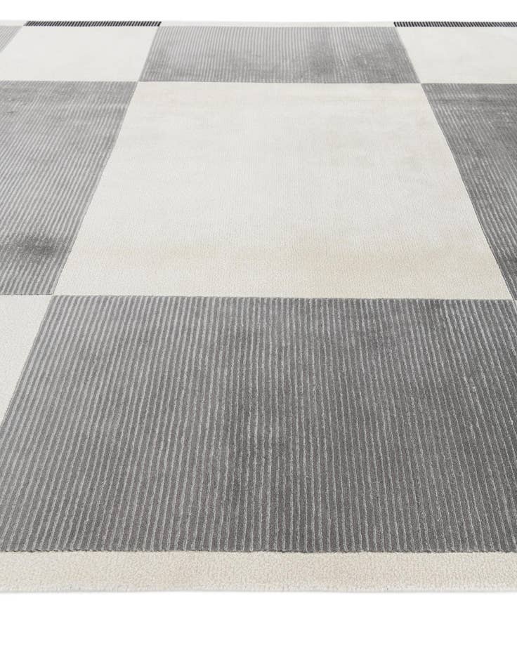 Detail image of  6' 11 x 9' 5  Hand Knotted Darya Wool Rug