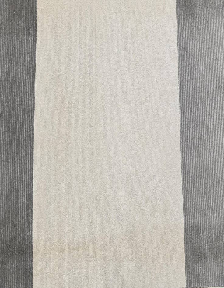 Detail image of  6' 11 x 9' 5  Hand Knotted Darya Wool Rug