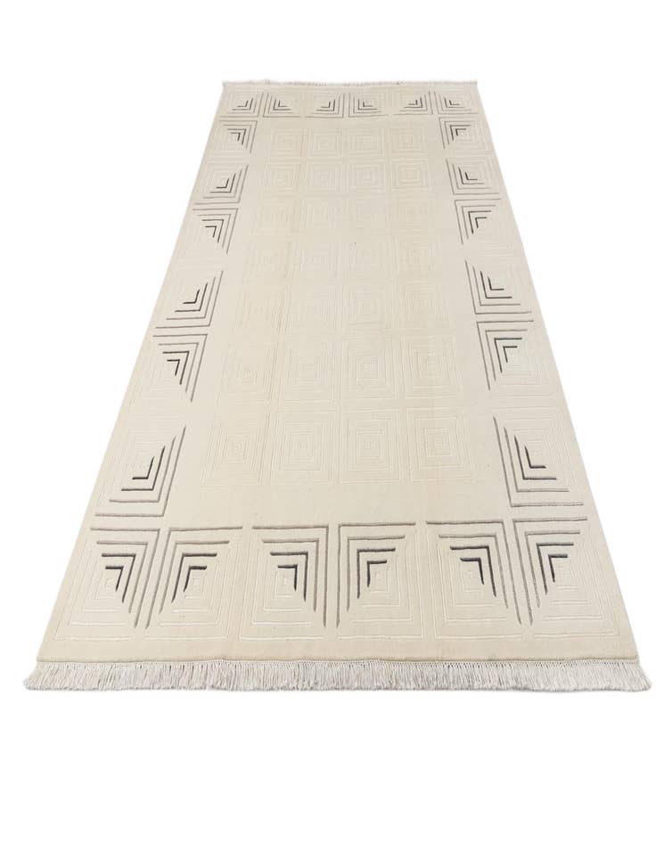 Detail image of  6' 7 x 9' 7  Hand Knotted Darya Wool Rug