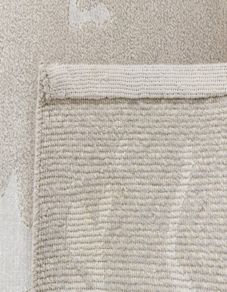 Detail image of  6' 8 x 9' 11  Hand Knotted Darya Wool Rug