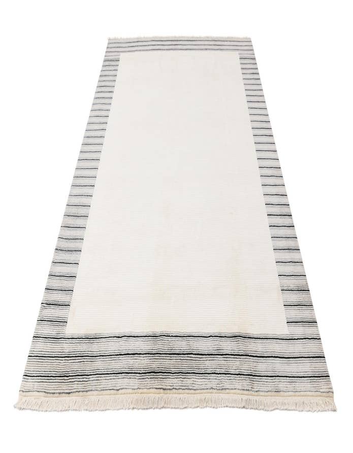 Detail image of  7' 9 x 9' 9  Hand Knotted Darya Wool Rug