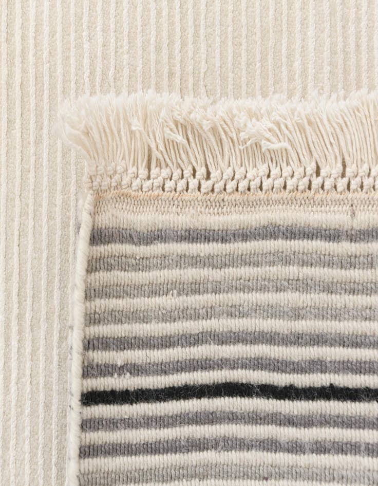 Detail image of  7' 9 x 9' 9  Hand Knotted Darya Wool Rug