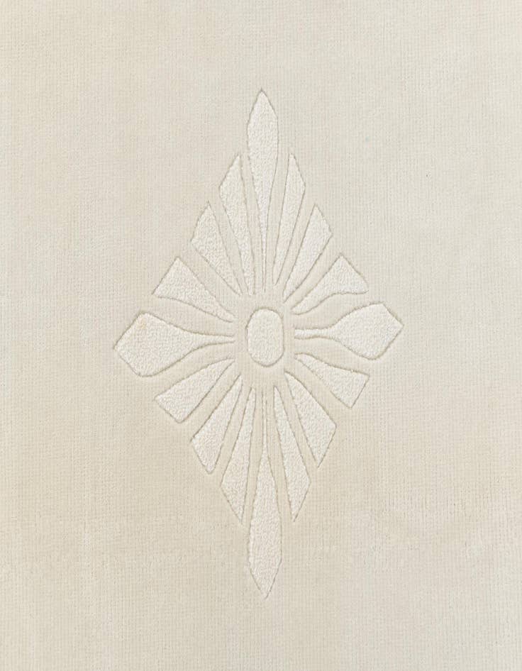 Detail image of  6' 11 x 9' 5  Hand Knotted Darya Wool Rug