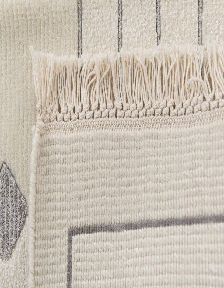 Detail image of  6' 11 x 9' 5  Hand Knotted Darya Wool Rug