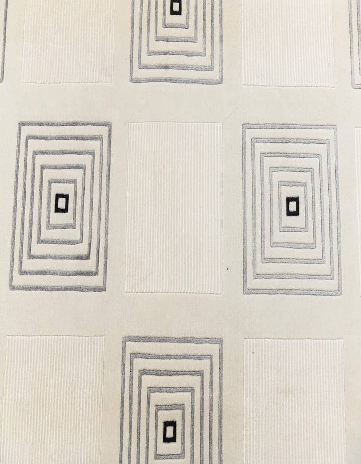 Detail image of  6' 11 x 9' 10  Hand Knotted Darya Wool Rug