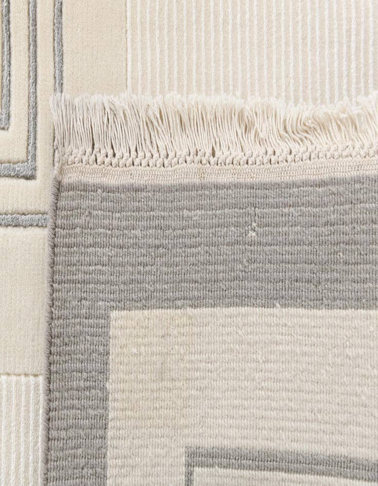 Detail image of  6' 11 x 9' 10  Hand Knotted Darya Wool Rug