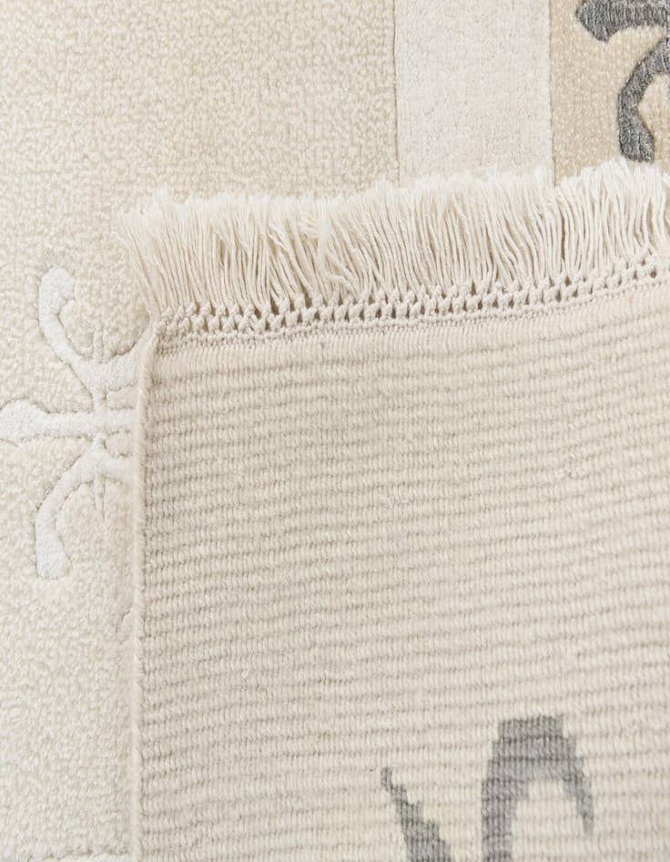 Detail image of  6' 8 x 9' 10  Hand Knotted Darya Wool Rug