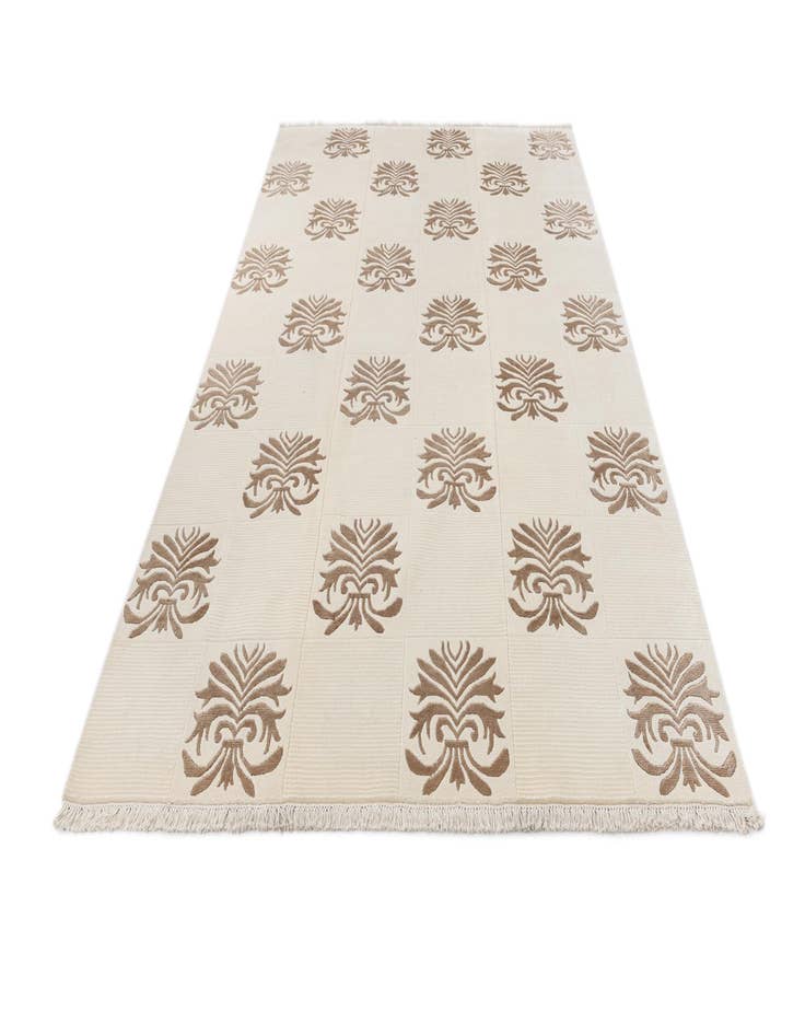 Detail image of  6' 6 x 9' 11  Hand Knotted Darya Wool Rug