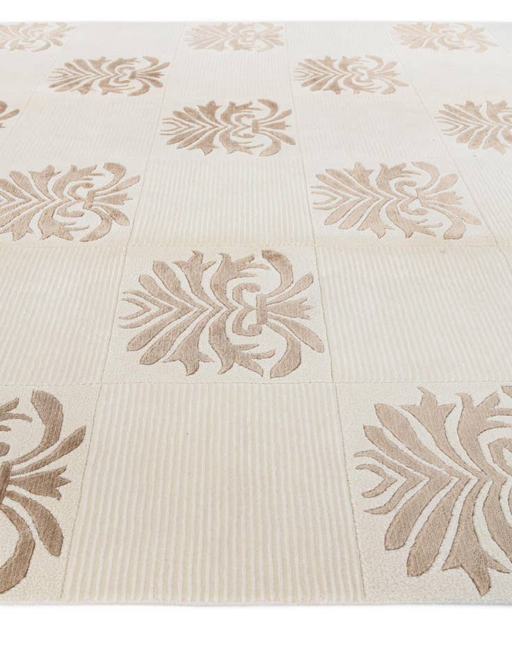 Detail image of  6' 6 x 9' 11  Hand Knotted Darya Wool Rug