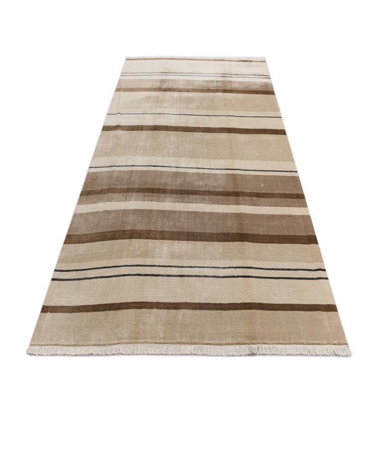 Detail image of  6' 7 x 9' 8  Hand Knotted Darya Wool Rug