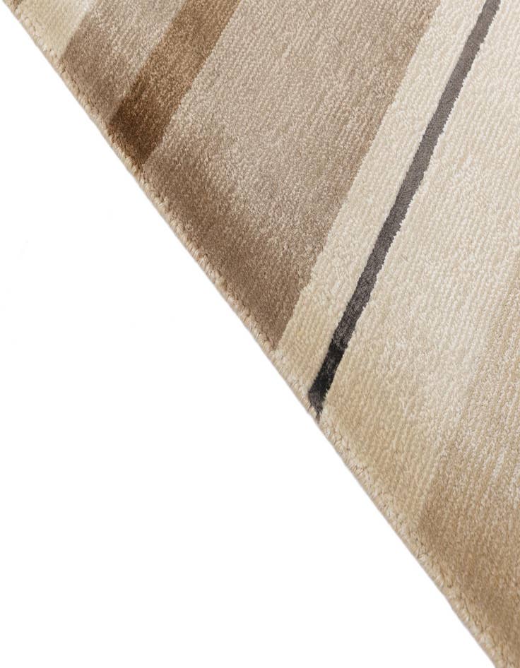 Detail image of  6' 7 x 9' 8  Hand Knotted Darya Wool Rug