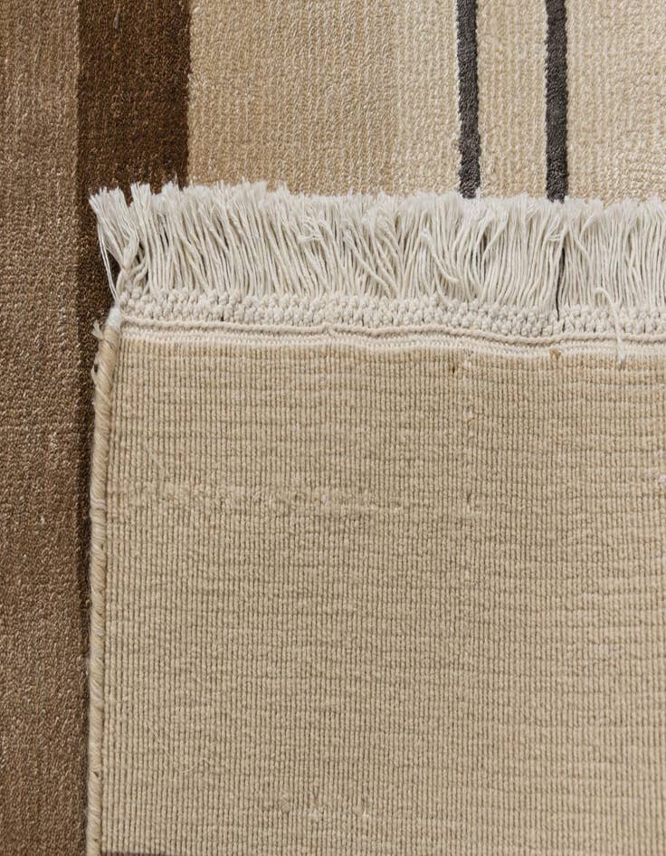 Detail image of  6' 7 x 9' 8  Hand Knotted Darya Wool Rug