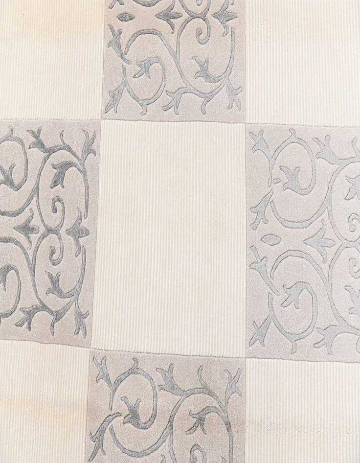 Detail image of  6' 7 x 9' 10  Hand Knotted Darya Wool Rug