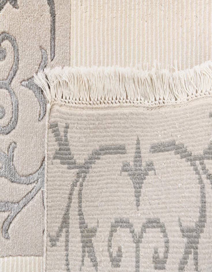Detail image of  6' 7 x 9' 10  Hand Knotted Darya Wool Rug